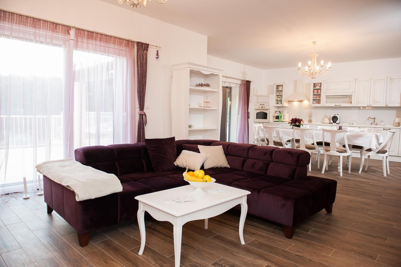 Luxury Villa Kate - In Lucice Bay With Turquoise Sea, Amazing Seaviews, And Heated Pool Milna  Exterior photo