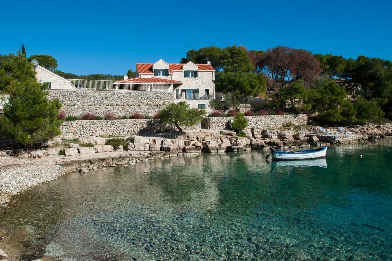 Luxury Villa Kate - In Lucice Bay With Turquoise Sea, Amazing Seaviews, And Heated Pool Milna  Exterior photo