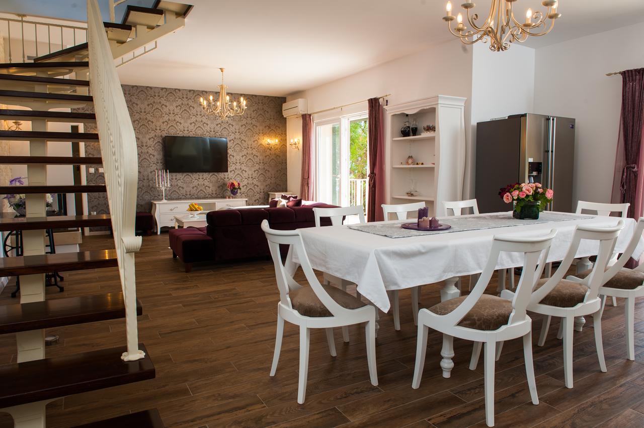 Luxury Villa Kate - In Lucice Bay With Turquoise Sea, Amazing Seaviews, And Heated Pool Milna  Exterior photo