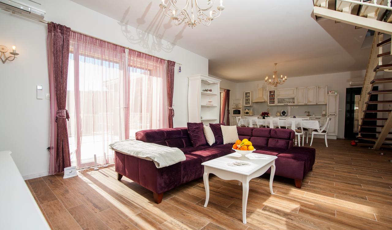 Luxury Villa Kate - In Lucice Bay With Turquoise Sea, Amazing Seaviews, And Heated Pool Milna  Exterior photo