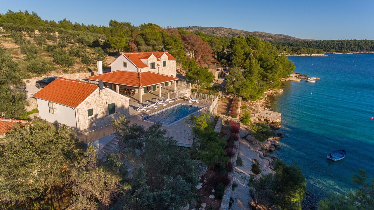 Luxury Villa Kate - In Lucice Bay With Turquoise Sea, Amazing Seaviews, And Heated Pool Milna  Exterior photo