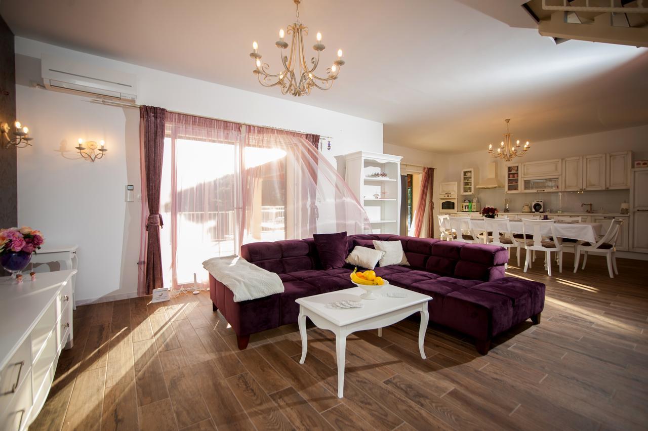 Luxury Villa Kate - In Lucice Bay With Turquoise Sea, Amazing Seaviews, And Heated Pool Milna  Exterior photo
