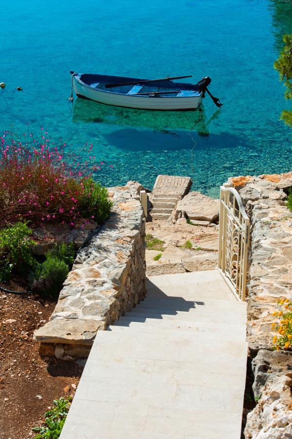 Luxury Villa Kate - In Lucice Bay With Turquoise Sea, Amazing Seaviews, And Heated Pool Milna  Exterior photo