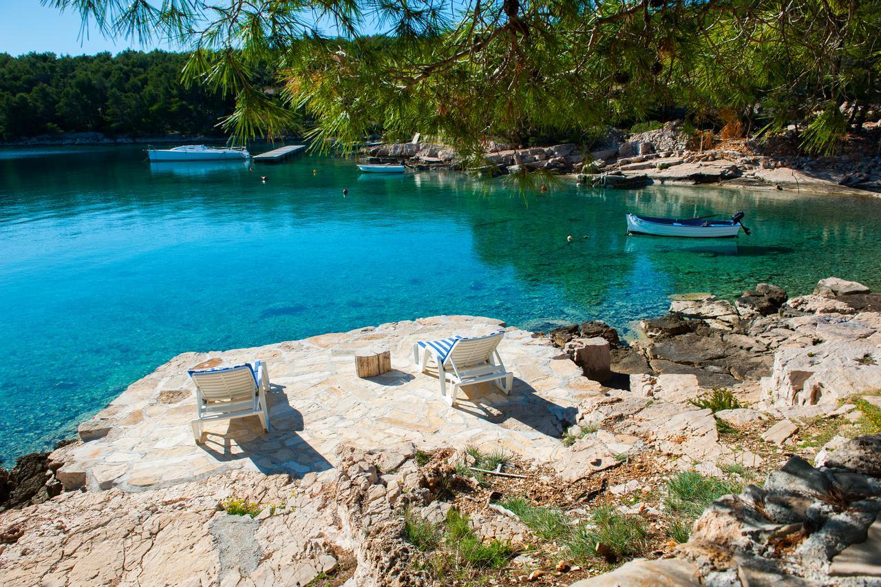 Luxury Villa Kate - In Lucice Bay With Turquoise Sea, Amazing Seaviews, And Heated Pool Milna  Exterior photo