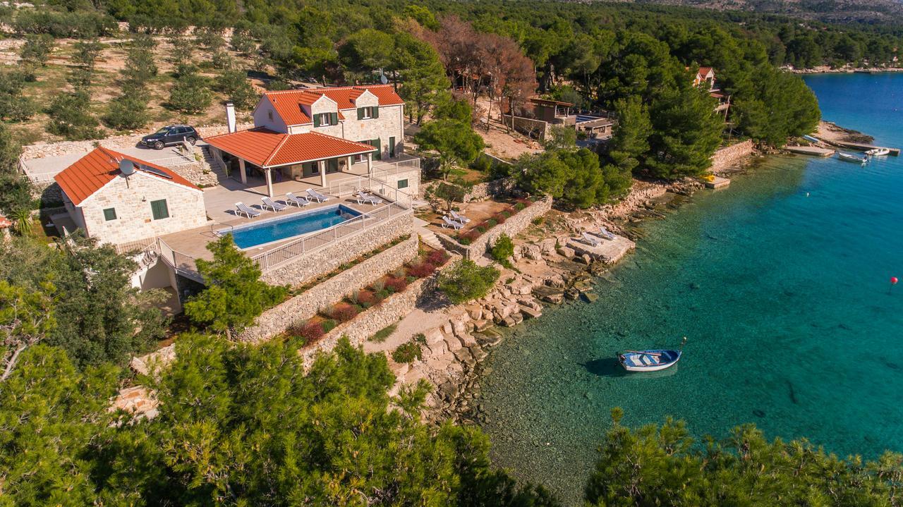 Luxury Villa Kate - In Lucice Bay With Turquoise Sea, Amazing Seaviews, And Heated Pool Milna  Exterior photo