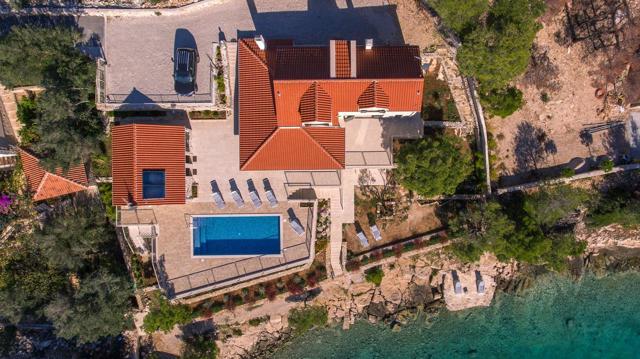 Luxury Villa Kate - In Lucice Bay With Turquoise Sea, Amazing Seaviews, And Heated Pool Milna  Exterior photo